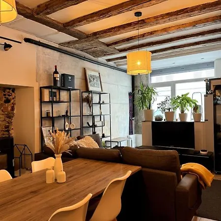 Cosy Centre