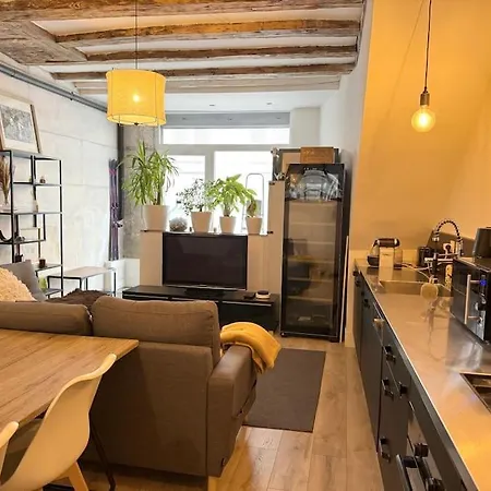 Cosy Centre *